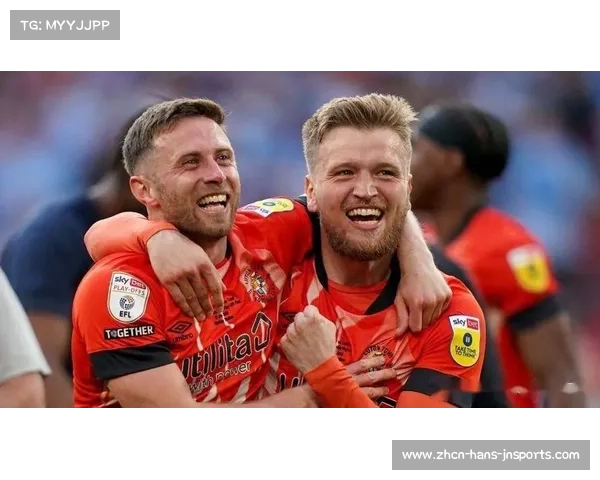 华裔前锋陈达毅正式加入英超升班马卢顿开启新征程